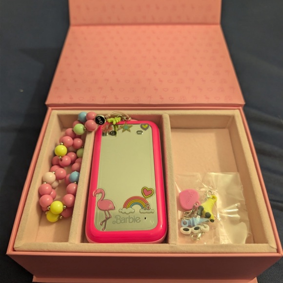 Barbie Flip Phone - Picture 3 of 6